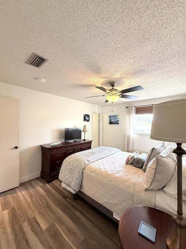 Temple Terrace Townhome: 8645 Lake Isle Drive - 1