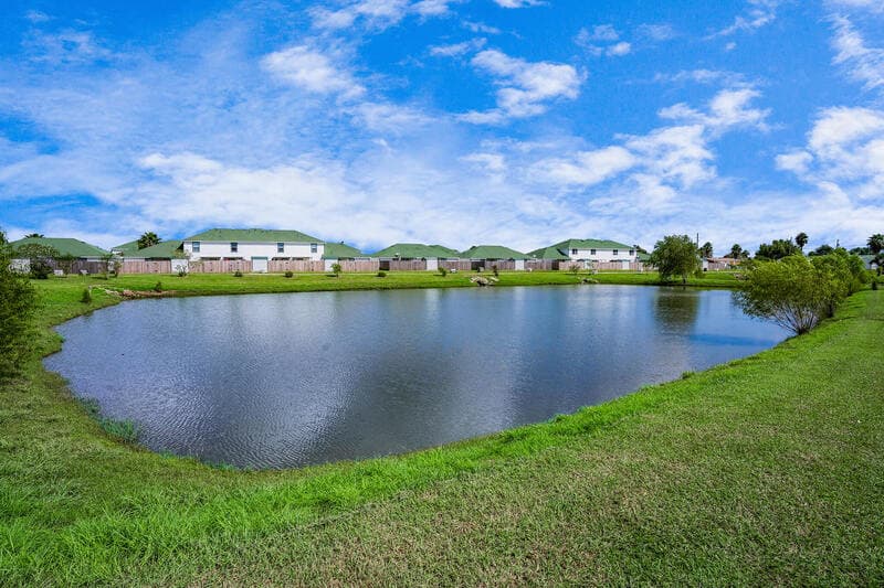 Dickinson Townhome: 2130 St Lucia Calle