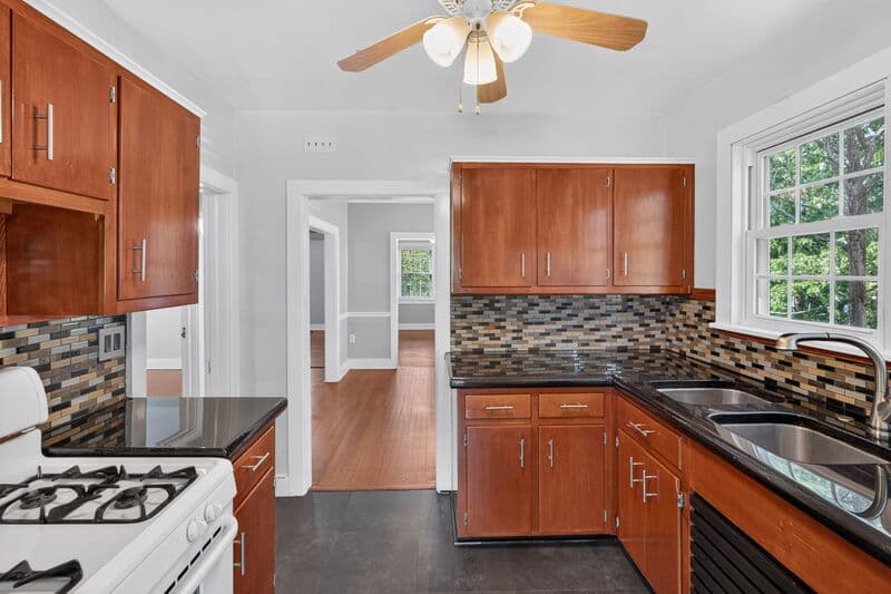 Newport News Condo: 318 61st St - 318