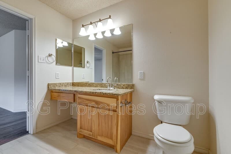 Little Elm House: 1561 Knottingham Drive