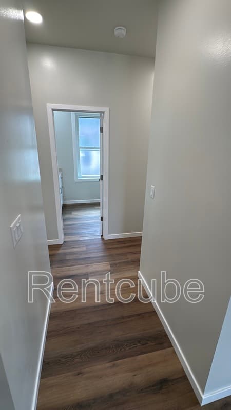 Dubuque House: 3860 Peru Rd