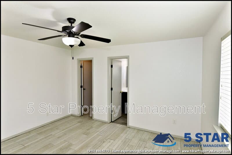 El Paso House: 872 Colbert Shapleigh Place !!