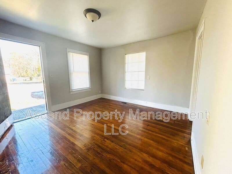 Chattanooga House: 4504 Old Mission Rd
