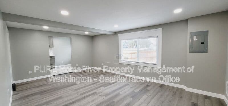 Tacoma Condo: 3216 E Roosevelt Ave