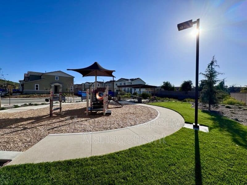 Winchester House: 31799 Woodbank Way