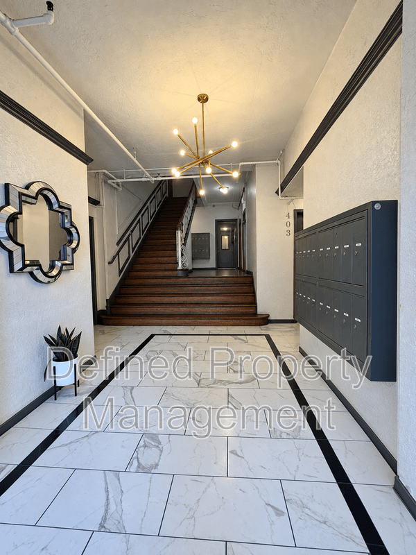 Los Angeles (Koreatown) Condo: 715 S. St.Andrews Place