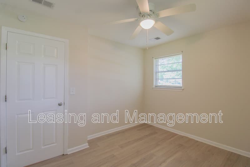Charleston House: 305 Millcreek Drive