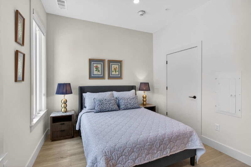 Savannah Condo: 2613 Montgomery Street