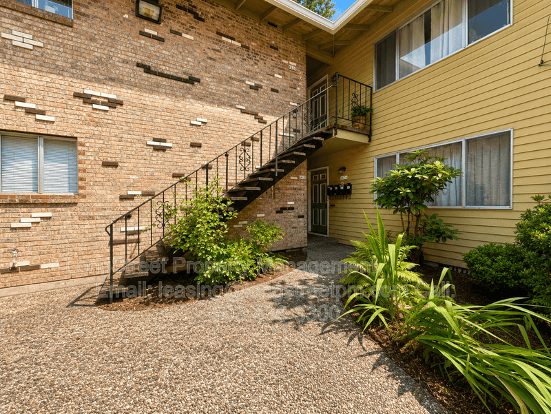 Portland Condo: 4602 NE Broadway