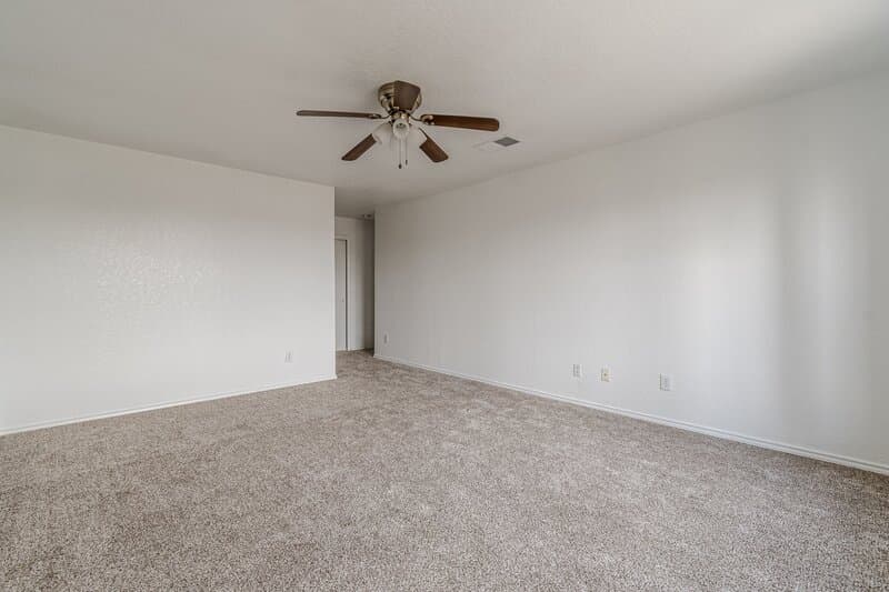 San Antonio House: 11223 Victory Cavern