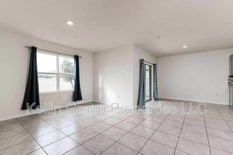 Haines City House: 972 Serchio St