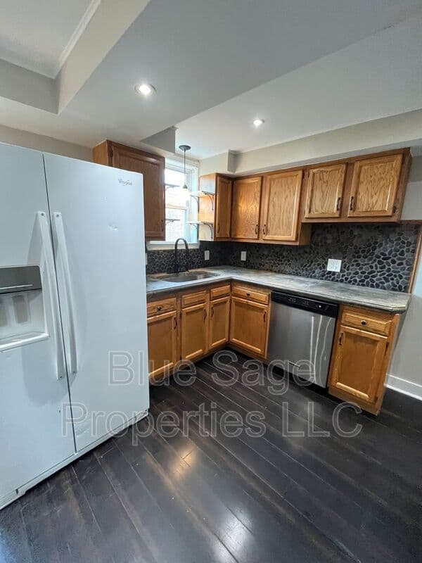 Crum Lynne Townhome: 1220 Lawrence Ave