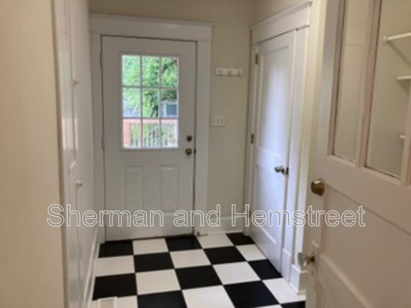 Augusta House: 2809 Lombardy Court