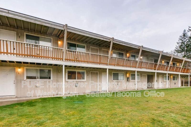 Lakewood Condo: 14510 Washington Ave SW