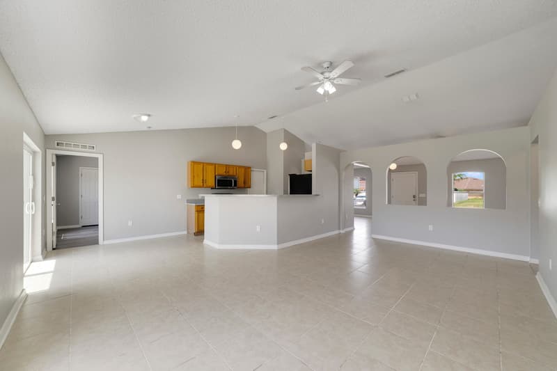 Kissimmee House: 529 Peace Dr