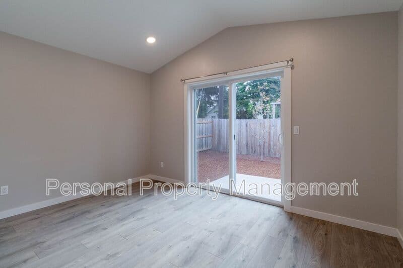 Vancouver Townhome: 3507 Y St