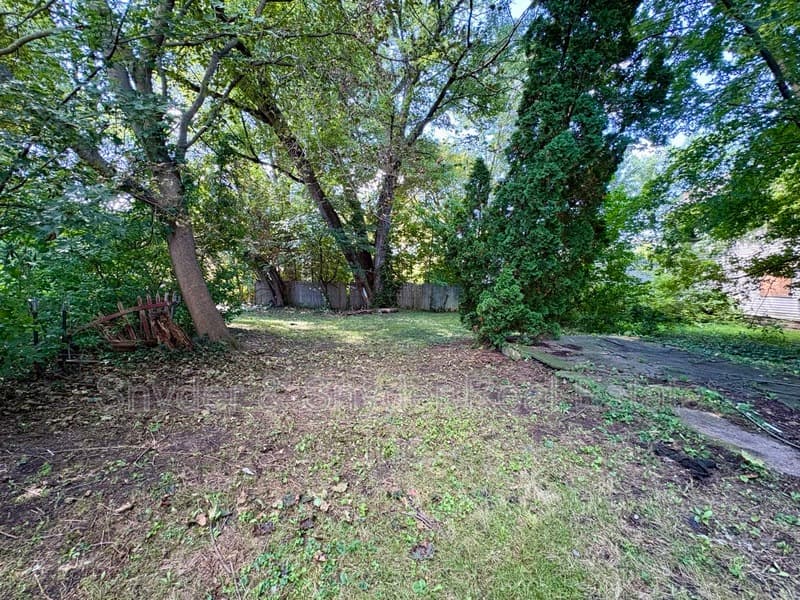 Akron House: 141 Fulton Street