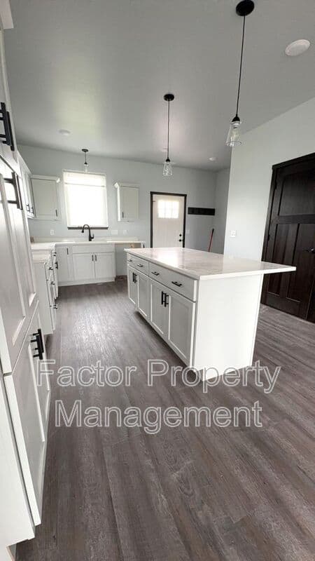 Mankato House: 3108 Noble Drive