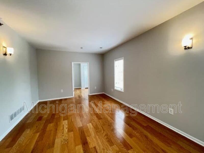 Birmingham Condo: 2727 E Maple Rd