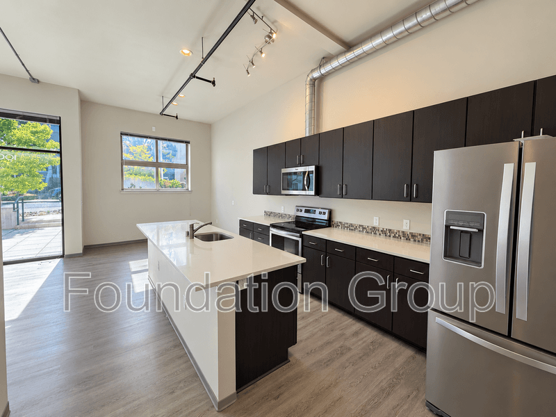 Seattle House: 2400 E Boston St