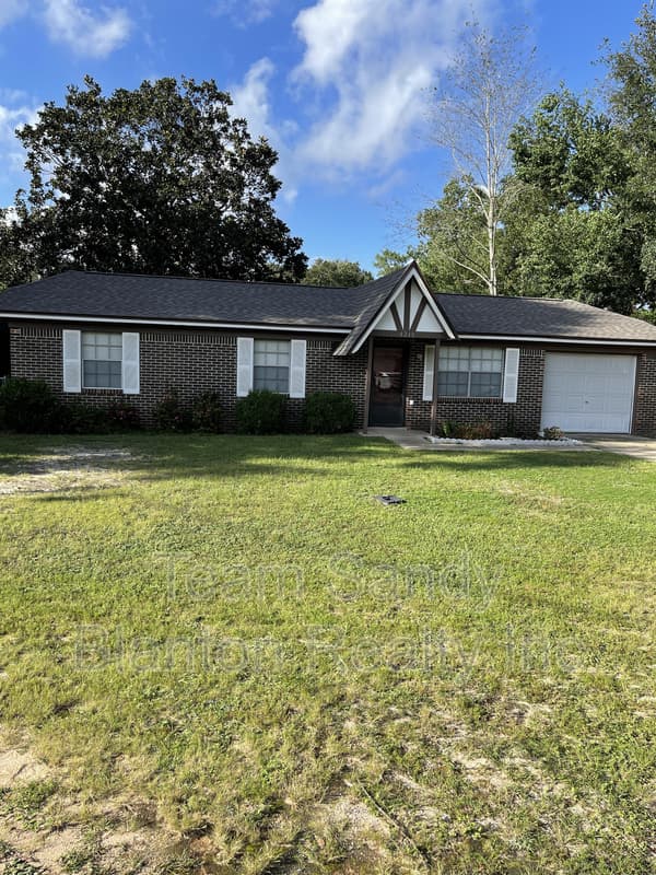 Pace House: 4240 Del Almirante Circle