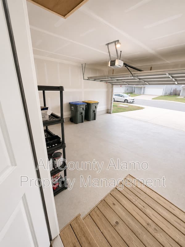 Seguin House: 9258 Honey Mesquite