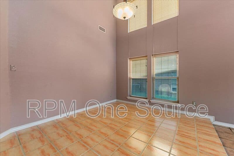 Plano House: 6752 Macintosh Drive