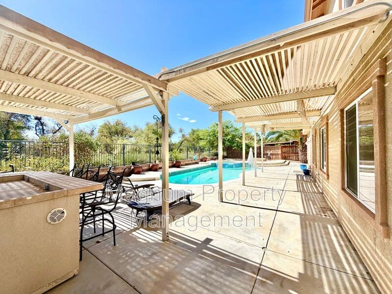 Menifee House: 33602 Magnetite St.