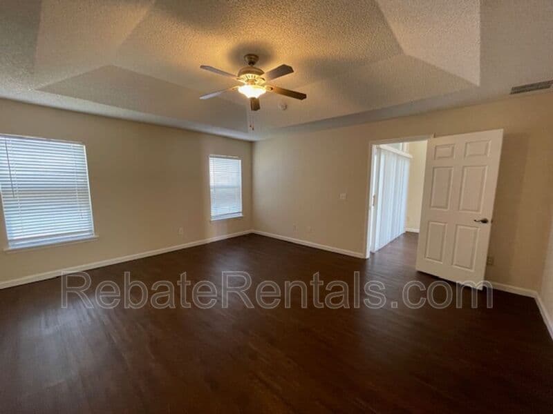 Jacksonville House: 5009 Grand Lakes Drive