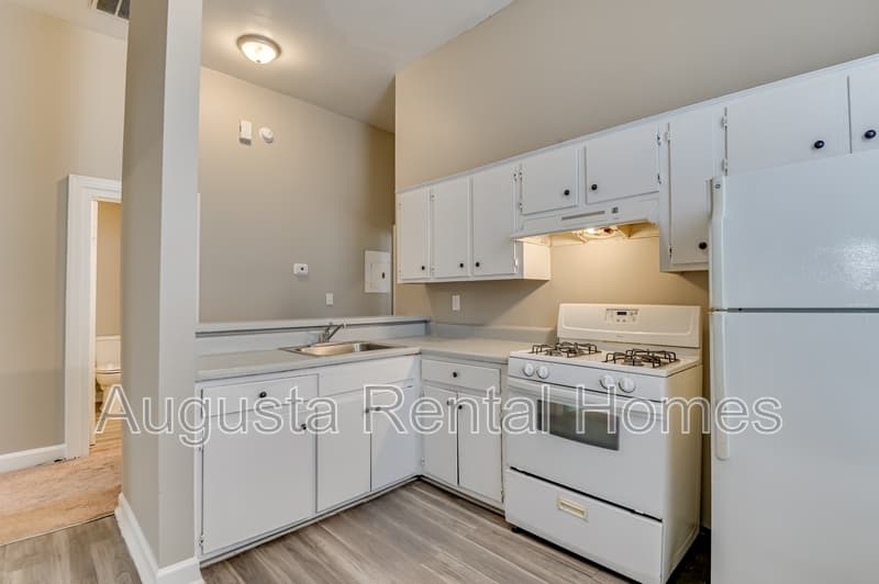 Augusta Condo: 515 3rd Street - B