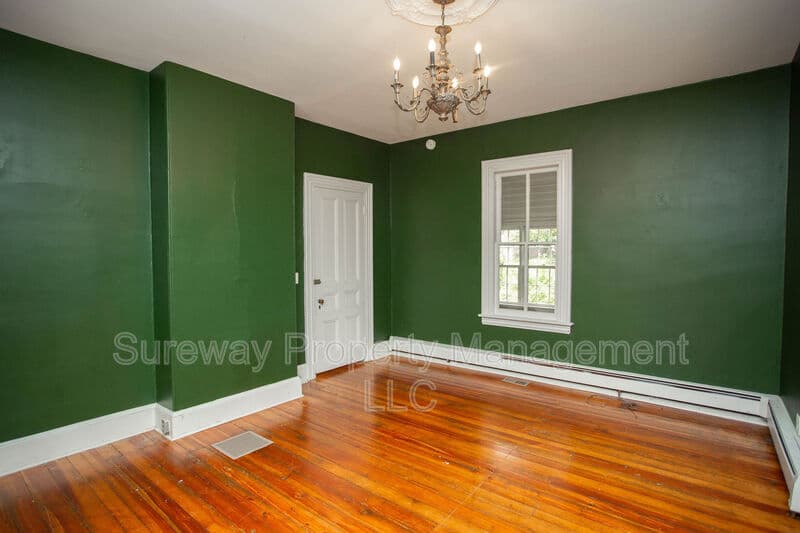 Medford House: 16 Union St