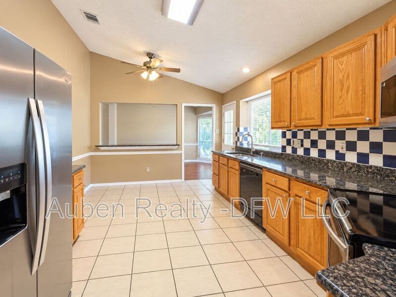 Grapevine House: 514 Briarcroft Drive