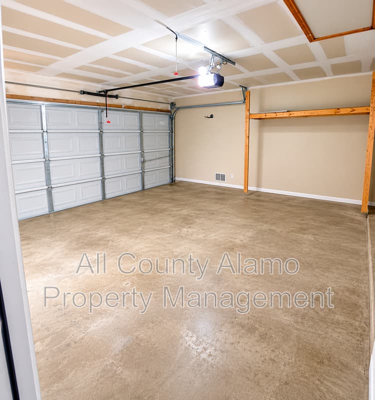 Selma House: 9006 Pinseeker