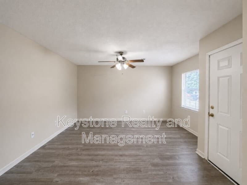 Unit 89
Oak Grove Condo: 1375 Thompsonville Lane