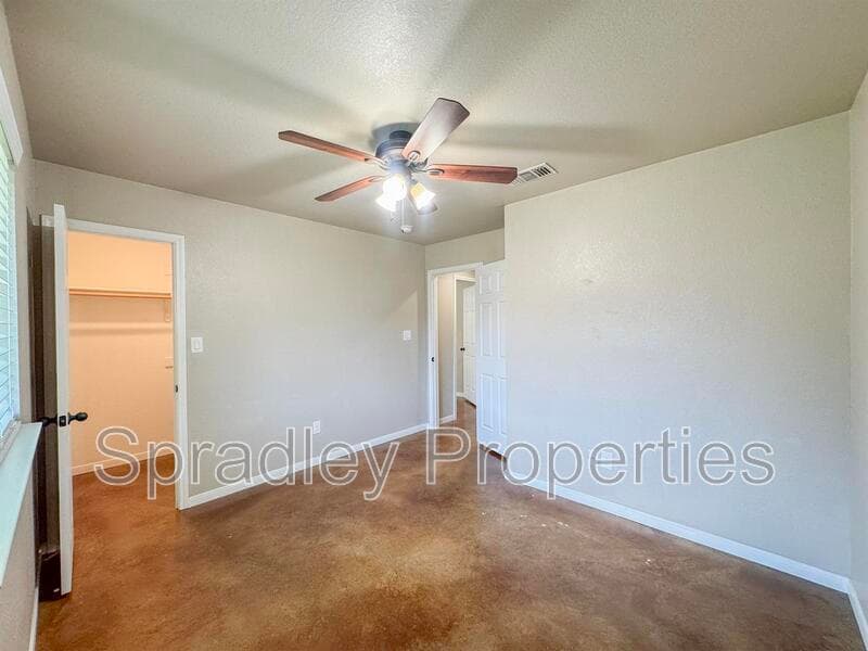 Belton House: 1209 N Blair St