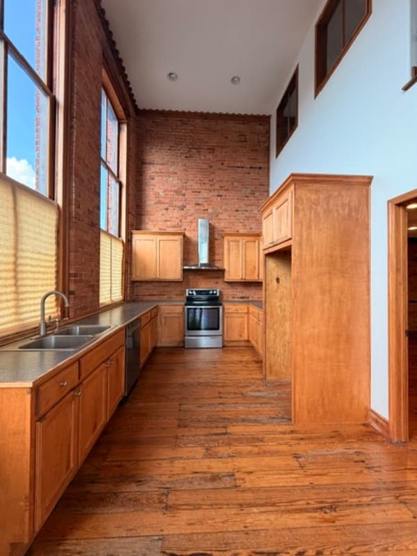 Prosperity Condo: 106 Grace Street - 1
