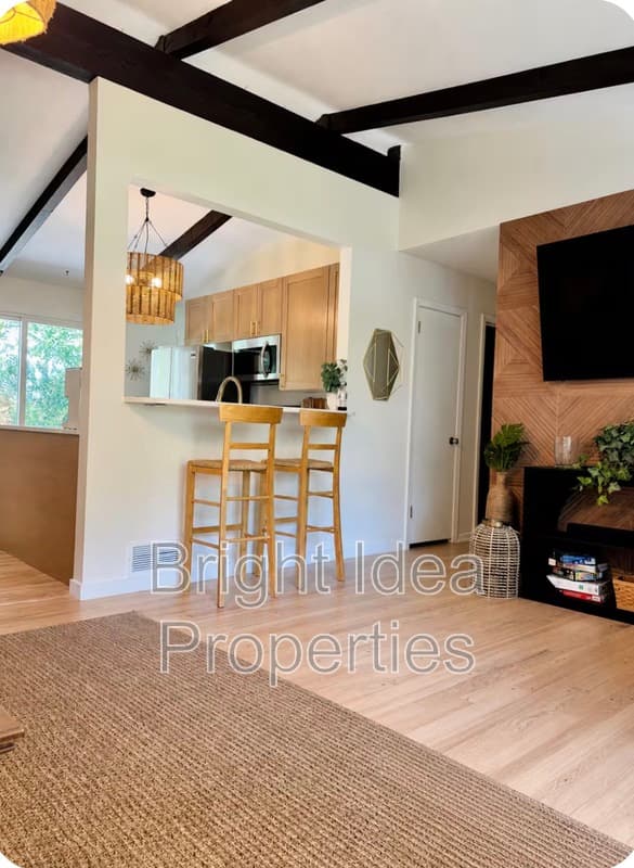 Saint Paul House: 896 Hadley Lane North
