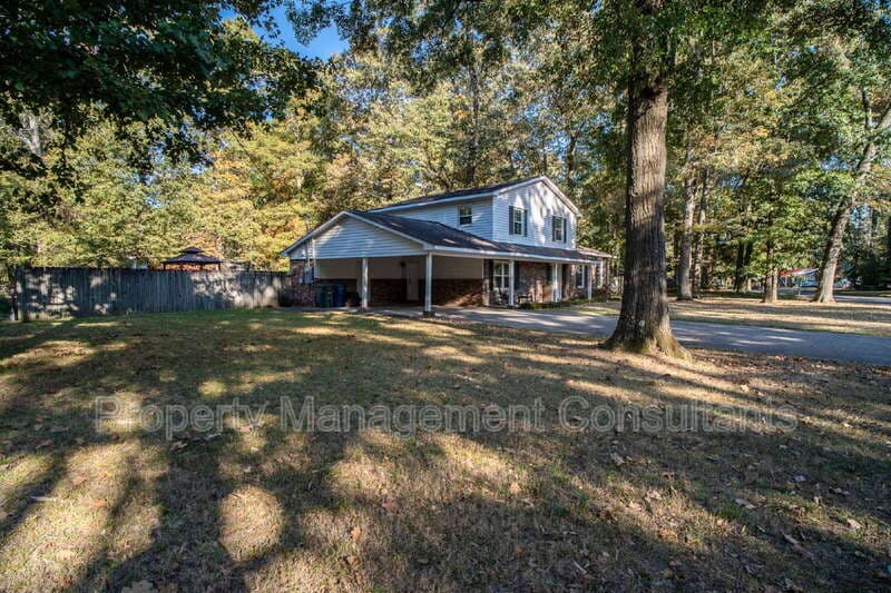 Huntsville House: 6604 Willow Ridge Road Northwest