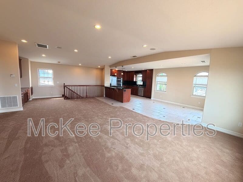Imperial Beach House: 525 12th Street