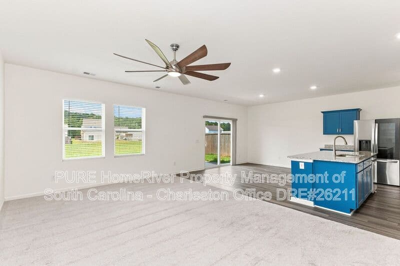 Summerville House: 484 Pender Woods Dr
