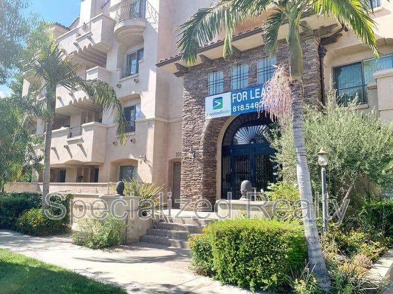 North Hollywood Condo: 10921 Whipple Street