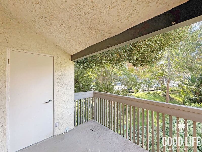 La Jolla Condo: 8512 Via Mallorca
