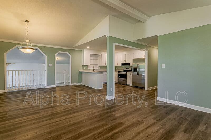 Greer House: 206 E Arlington Ave