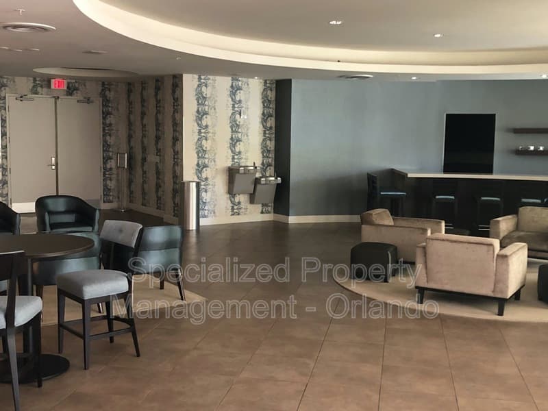 Orlando House: 100 S Eola Dr