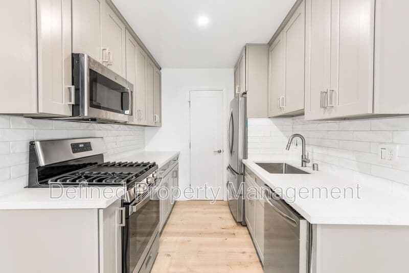 Los Angeles Condo: 1510 S. St Andrews Place
