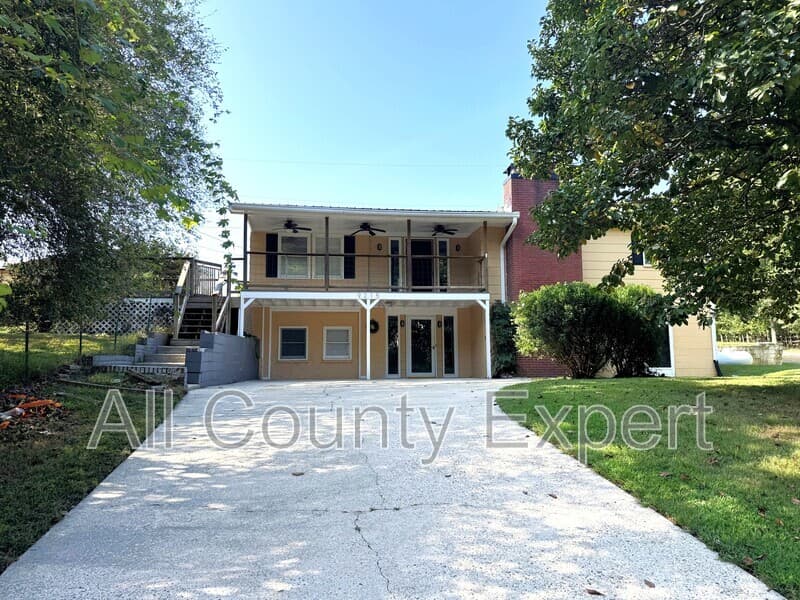 Gainesville House: 9215 Long Hollow Rd