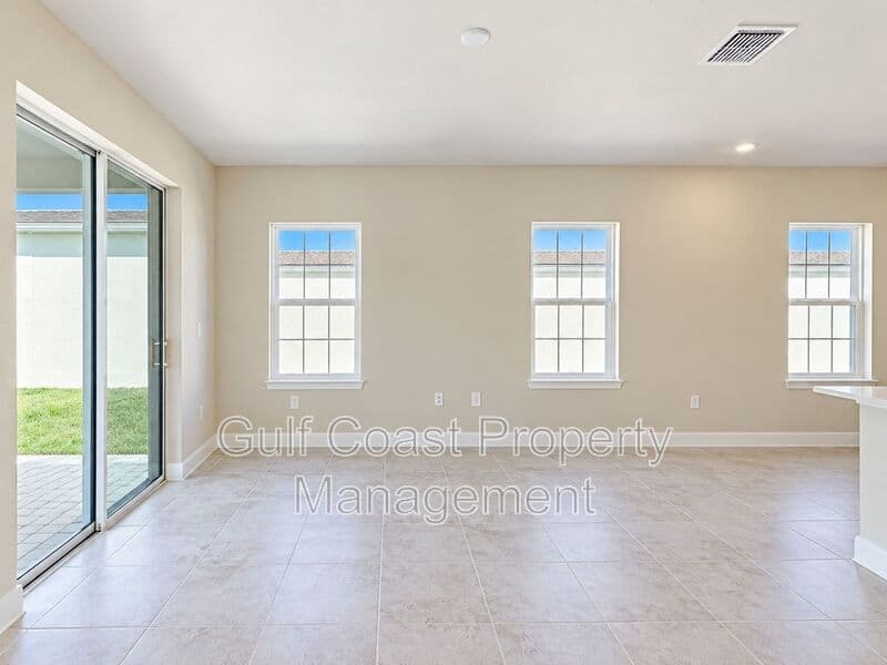 Bradenton House: 4612 Spire Run