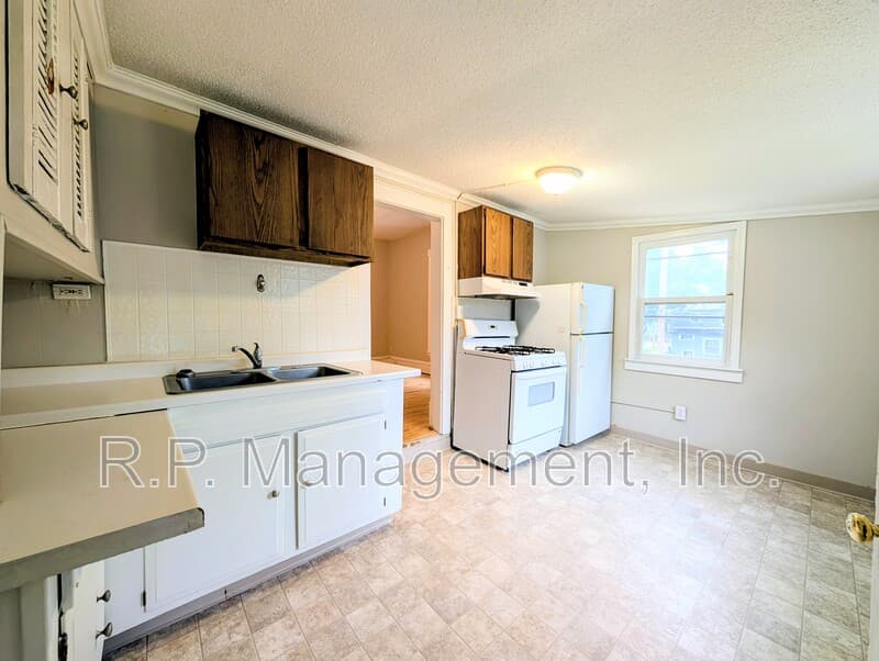 Saint Paul Condo: 2048 Carroll Ave