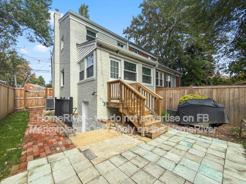 Alexandria Townhome: 4308 Vermont Ave