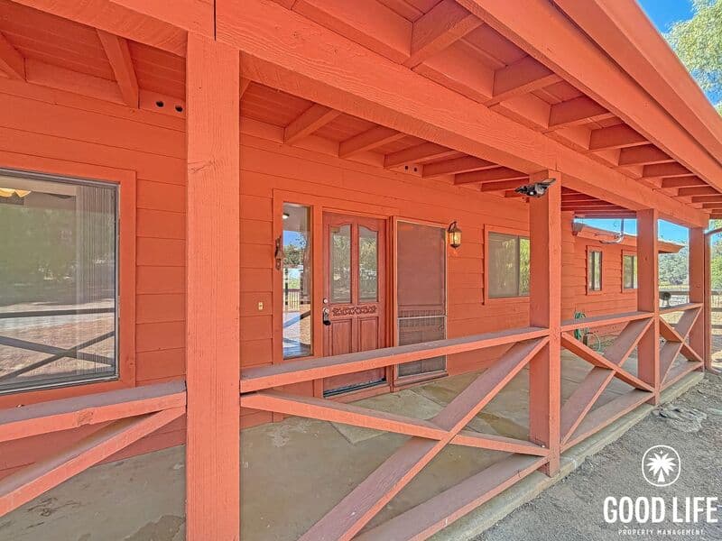 Valley Center House: 19286 Paradise Mountain Rd